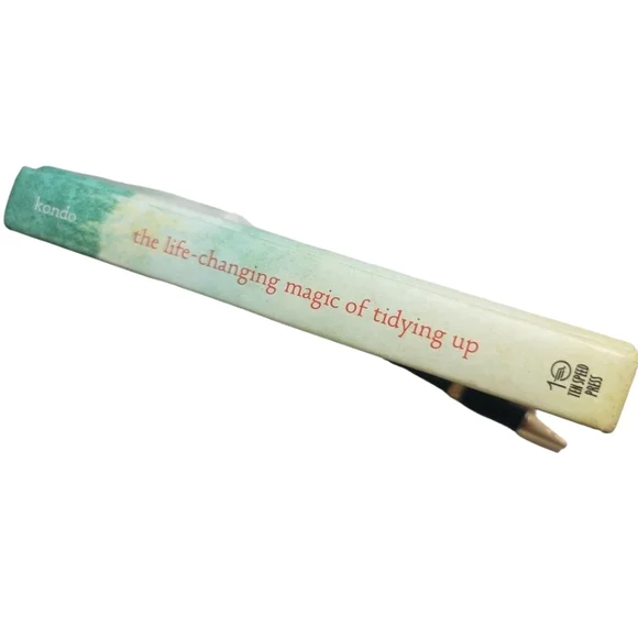 The Life - Changing  Magic of Tiding Up by Marie Kondo - Picture 3 of 9